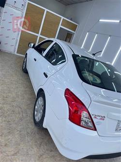 نيسان فيرسا